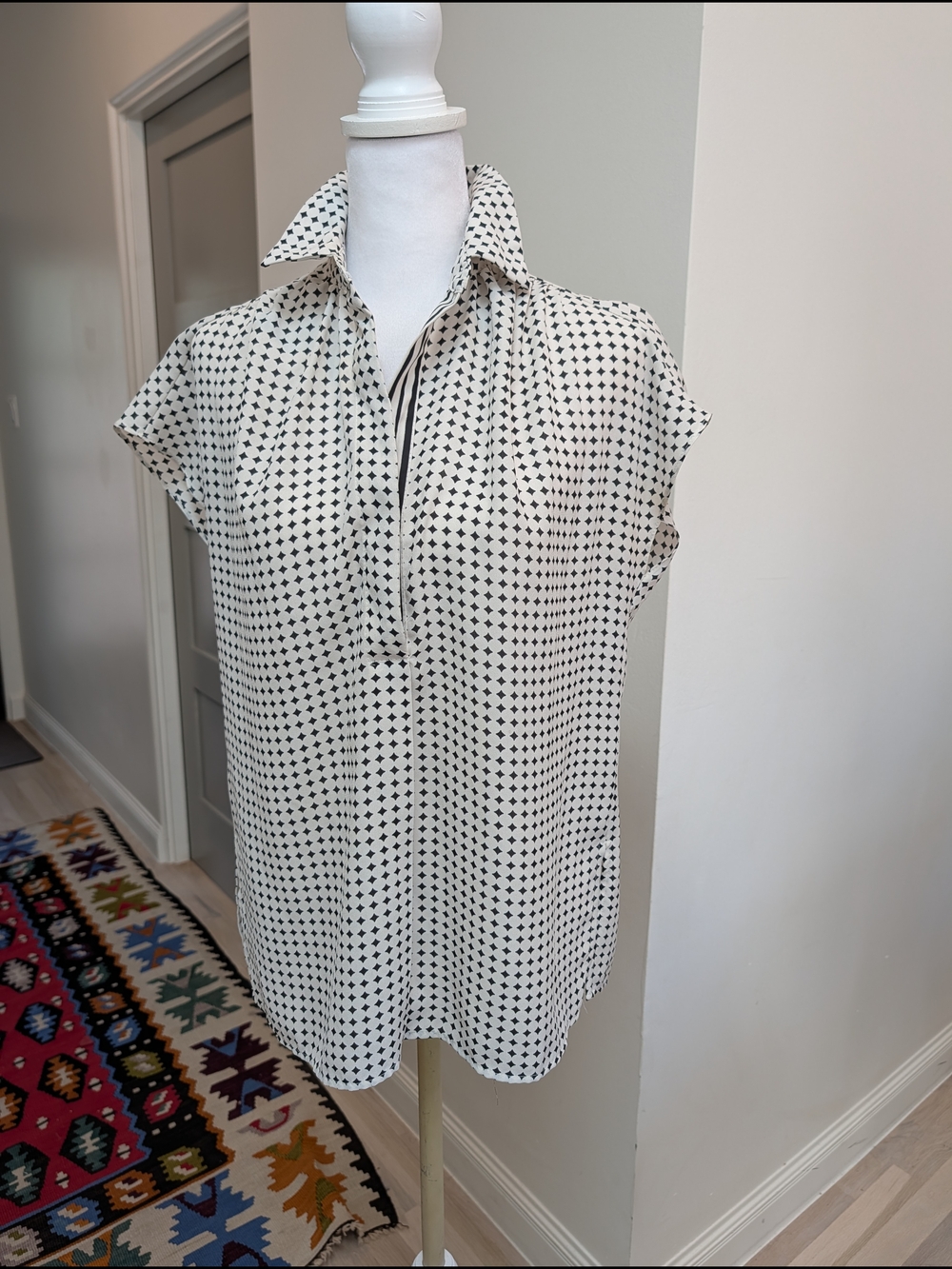 Max Studio Cream Blouse with Black Diamond Print XS